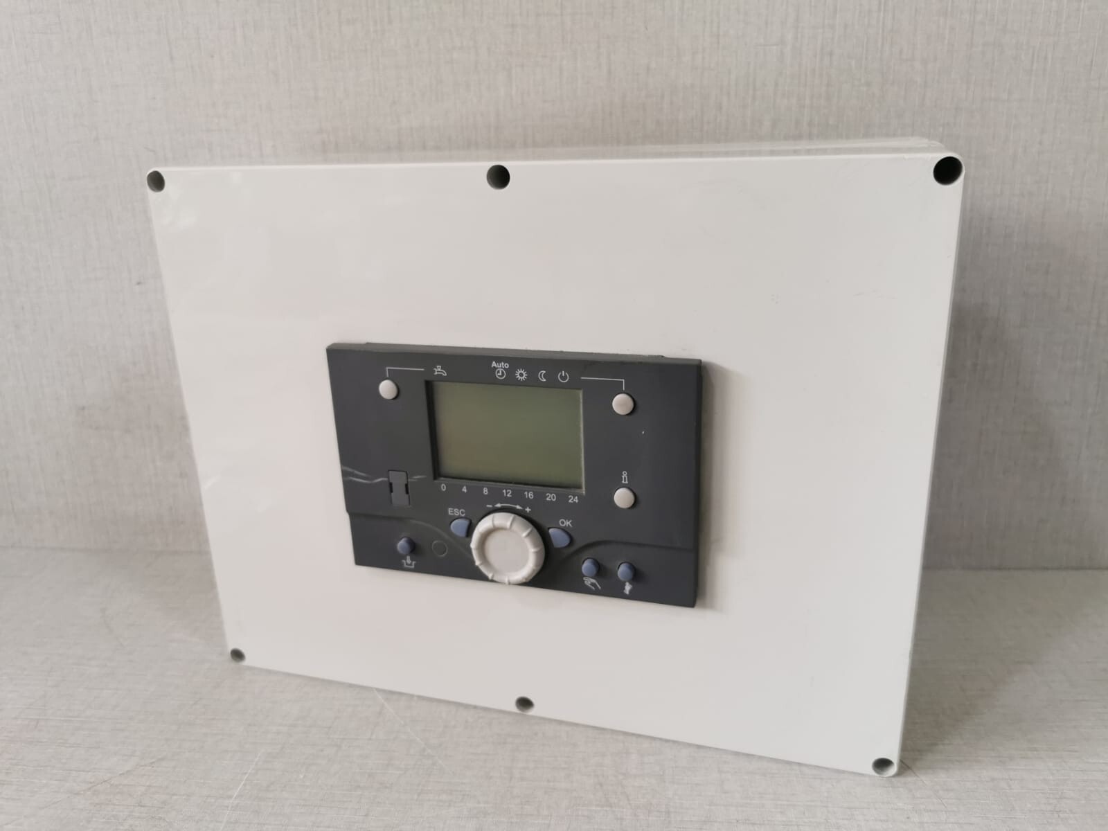 Siemens RBM100-00 SIEMENS THERMOSTAT CONTROL REGULATOR PANEL RBM100-00 / RVS63.283/260 230V 3