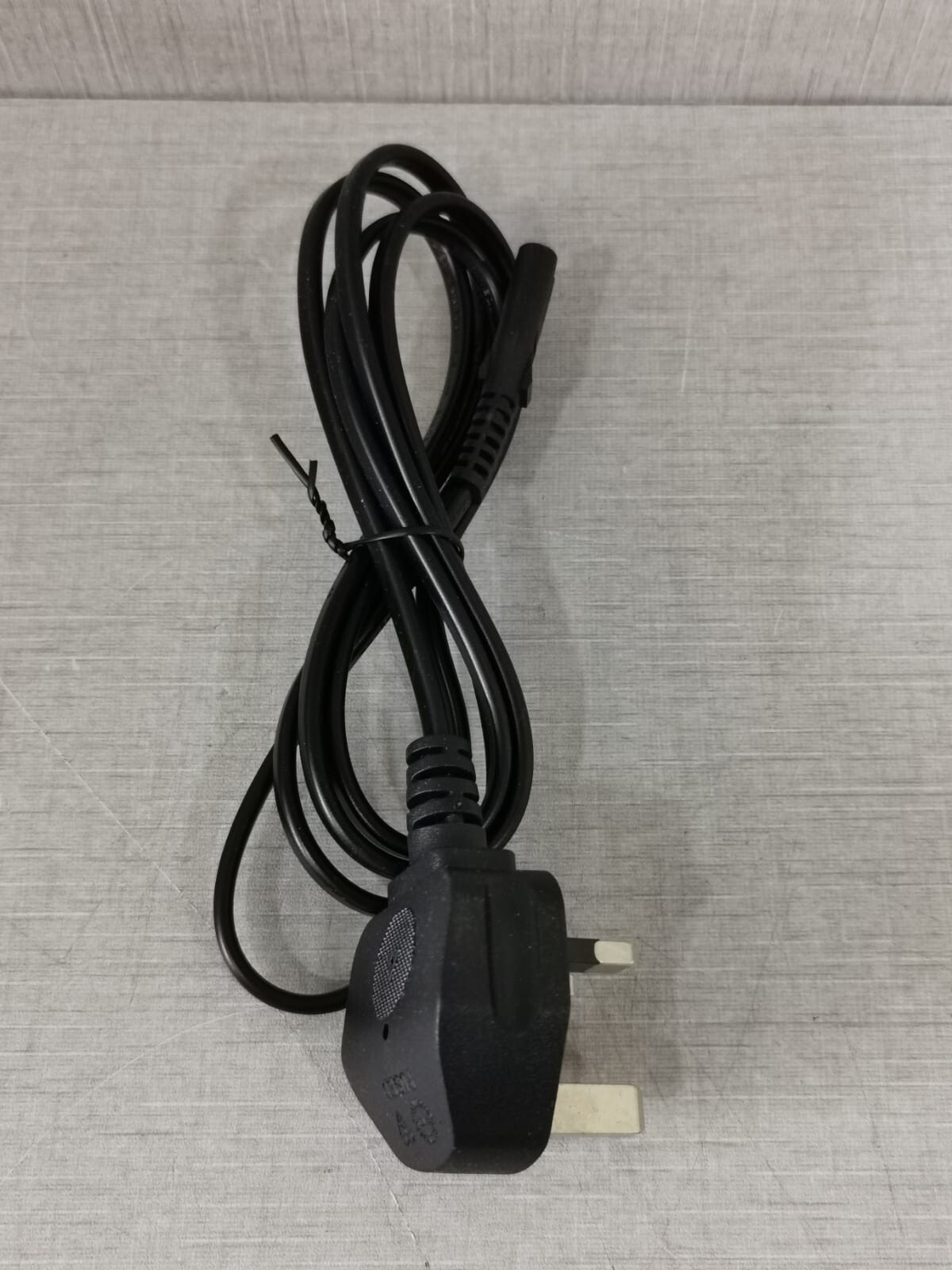 CELLULAR ROUTER EM12-G CELLULAR ROUTER H900T-W-CAT12 / EM12-G (ONLY ACCESSORIES IN THE PHOTOS INCLUDED) 7