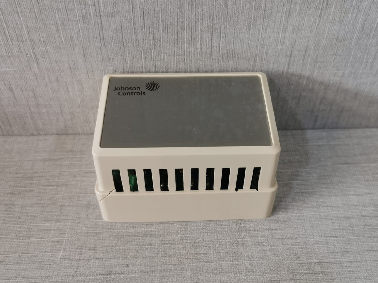 Johnson Controls HE-67N2-0N0BT Johnson Controls HE-67N2-0N0BT Wall Mount Humidity Sensor 6