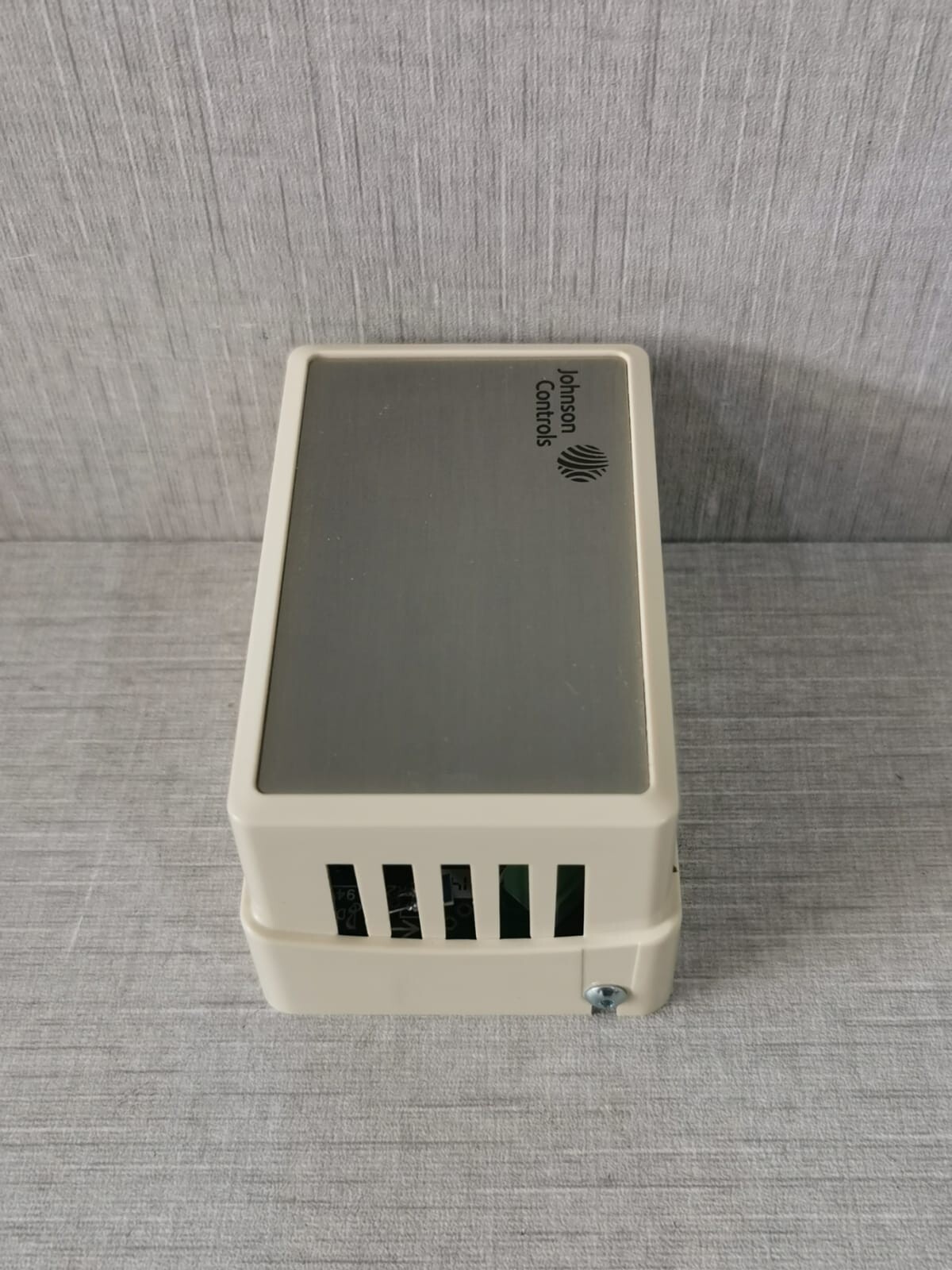 Johnson Controls HE-67N2-0N0BT Johnson Controls HE-67N2-0N0BT Wall Mount Humidity Sensor 9