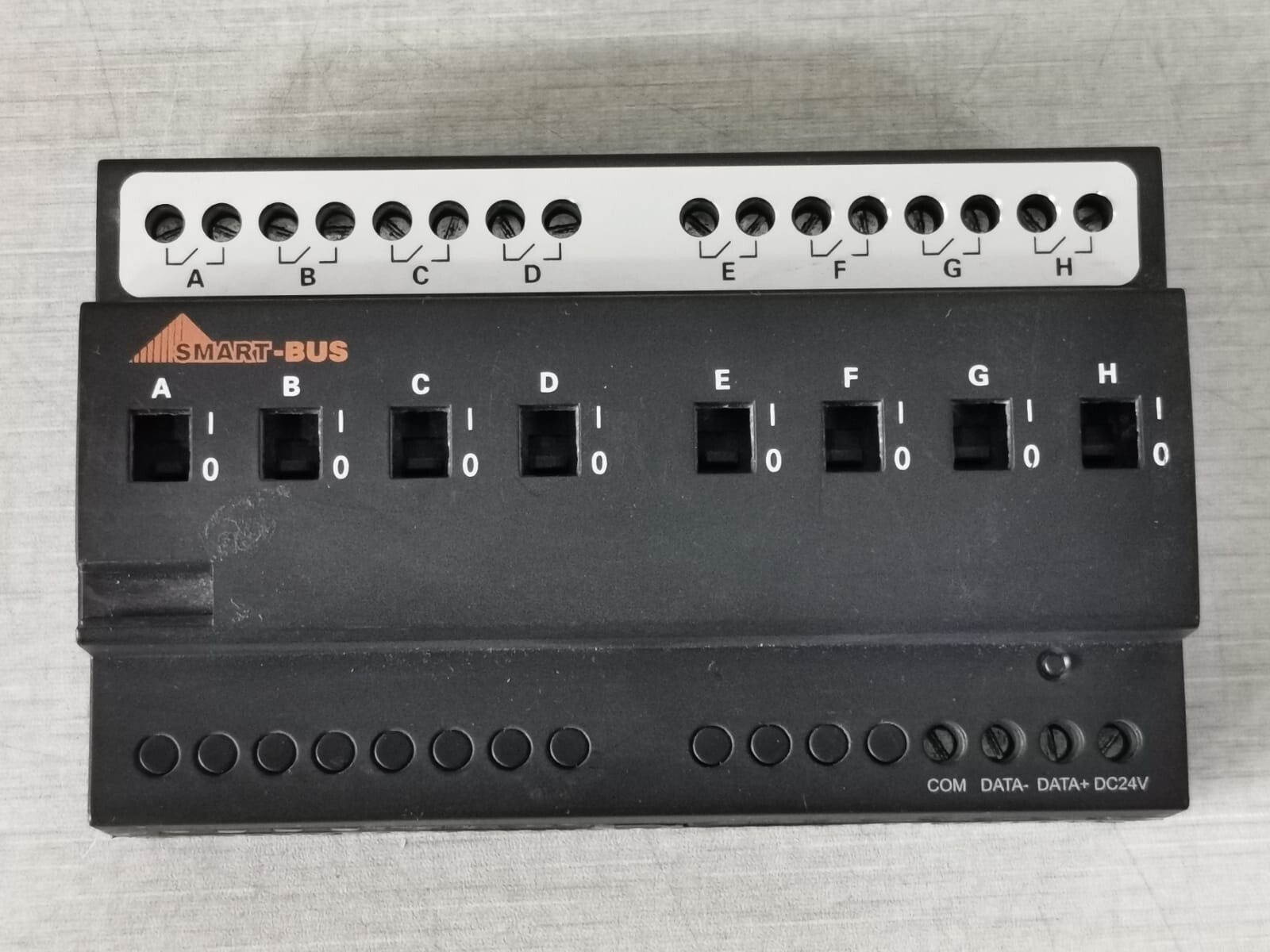 Smart-Bus SB-DN-R816 Smart-Bus SB-DN-R816 Medium Power Relay 8ch 16A (DIN) 3