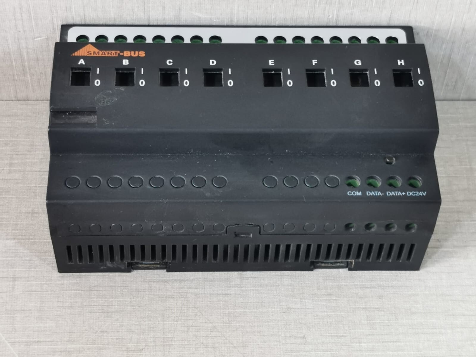 Smart-Bus SB-DN-R816 Smart-Bus SB-DN-R816 Medium Power Relay 8ch 16A (DIN) 4