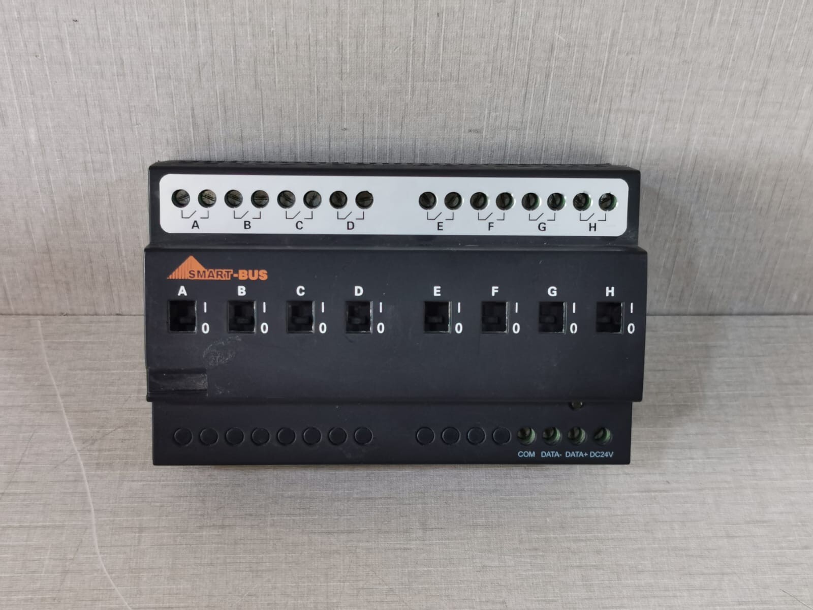 Smart-Bus SB-DN-R816 Medium Power Relay 8ch 16A (DIN)