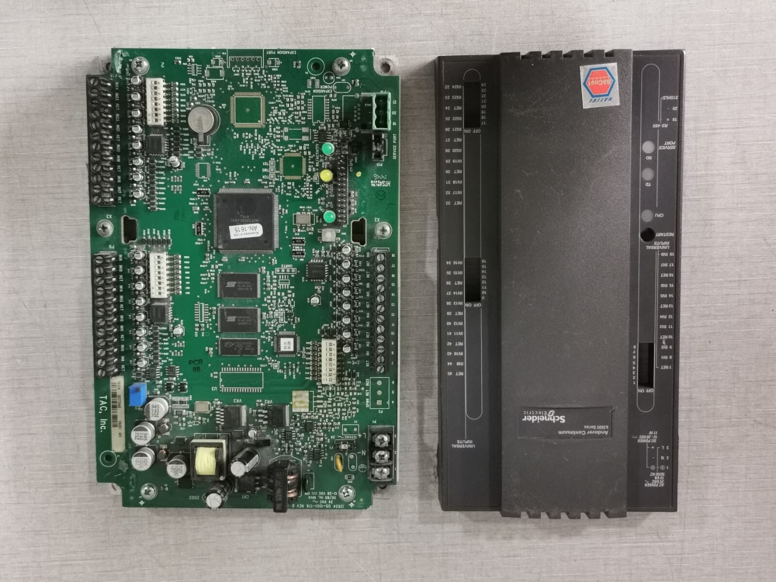 Schneider Electric b3600 / B3624 Schneider Electric Andover Continuum b3600 Series B3624 Controller 10