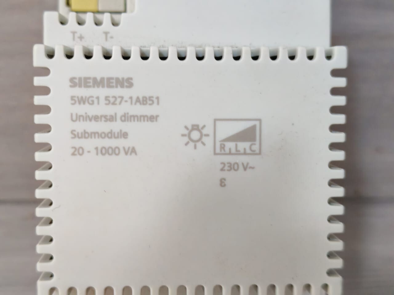 Siemens 5WG1 527-1AB51 SIEMENS 5WG1 527-1AB51 UNIVERSAL DIMMER SUBMODULE 20-1000VA 3