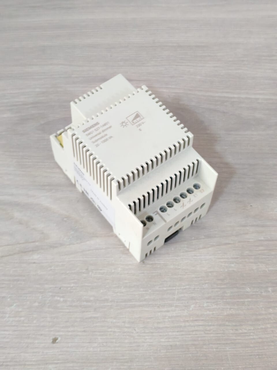 Siemens 5WG1 527-1AB51 SIEMENS 5WG1 527-1AB51 UNIVERSAL DIMMER SUBMODULE 20-1000VA 4
