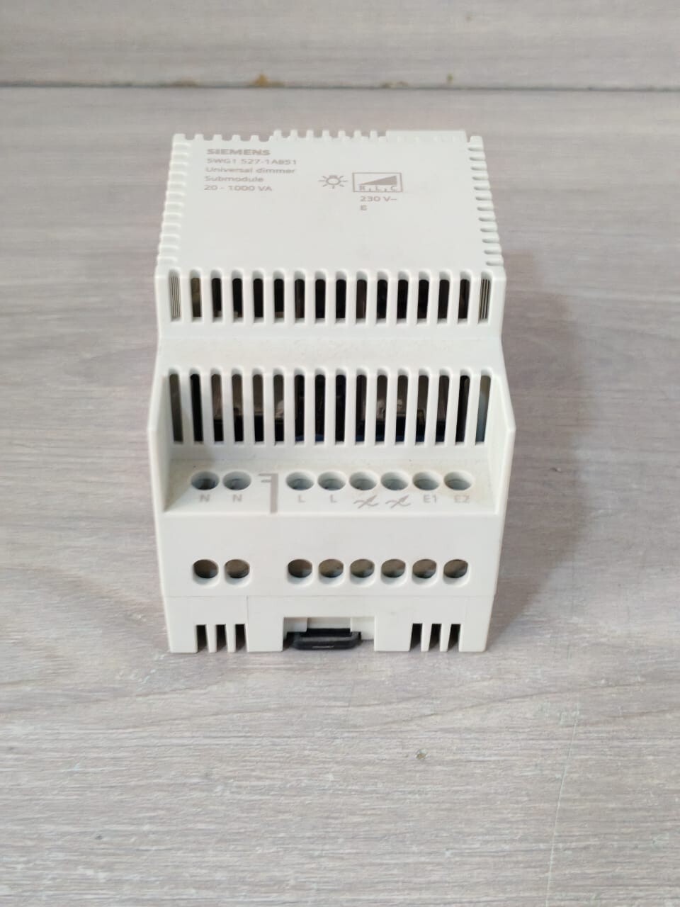 Siemens 5WG1 527-1AB51 SIEMENS 5WG1 527-1AB51 UNIVERSAL DIMMER SUBMODULE 20-1000VA 6