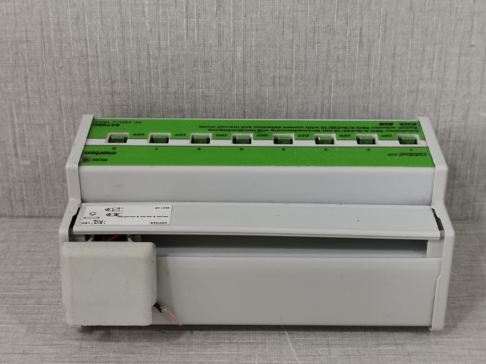 Merten 647895 MERTEN 647895 SWITCH ACTUATOR REG-K/8x230/16 5
