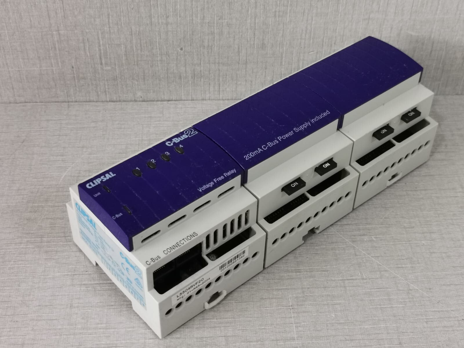 Clipsal L5504RVF20/LE5504TRVF20 CLIPSAL C-BUS2 L5504RVF20/LE5504TRVF20 4-CHANNEL VOLTAGE FREE RELAY(MFG-2004) 9