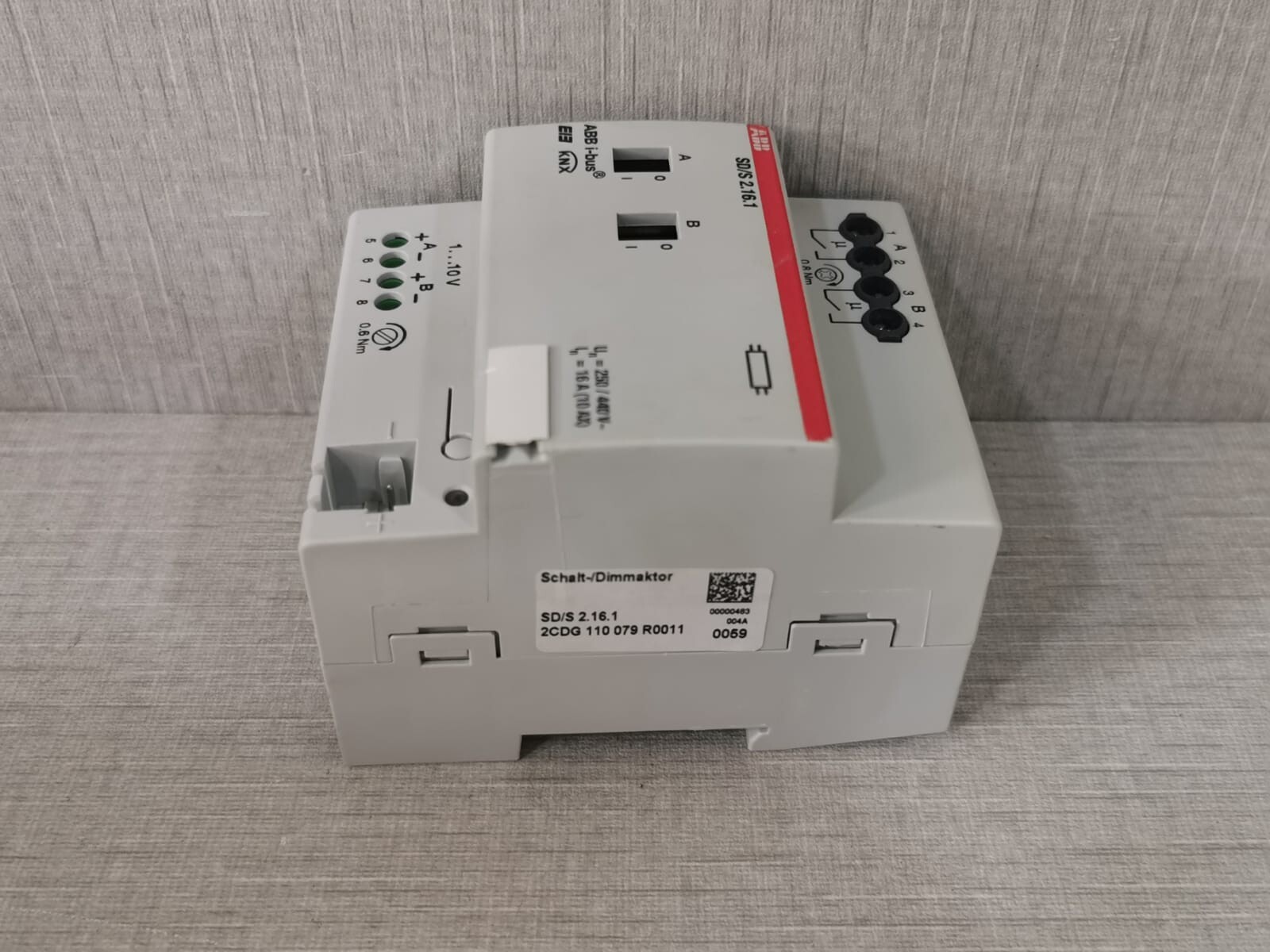 ABB 2CDG 110 079 R0011 ABB SD/S 2.16.1 Switch Actuator 2CDG 110 079 R0011 5