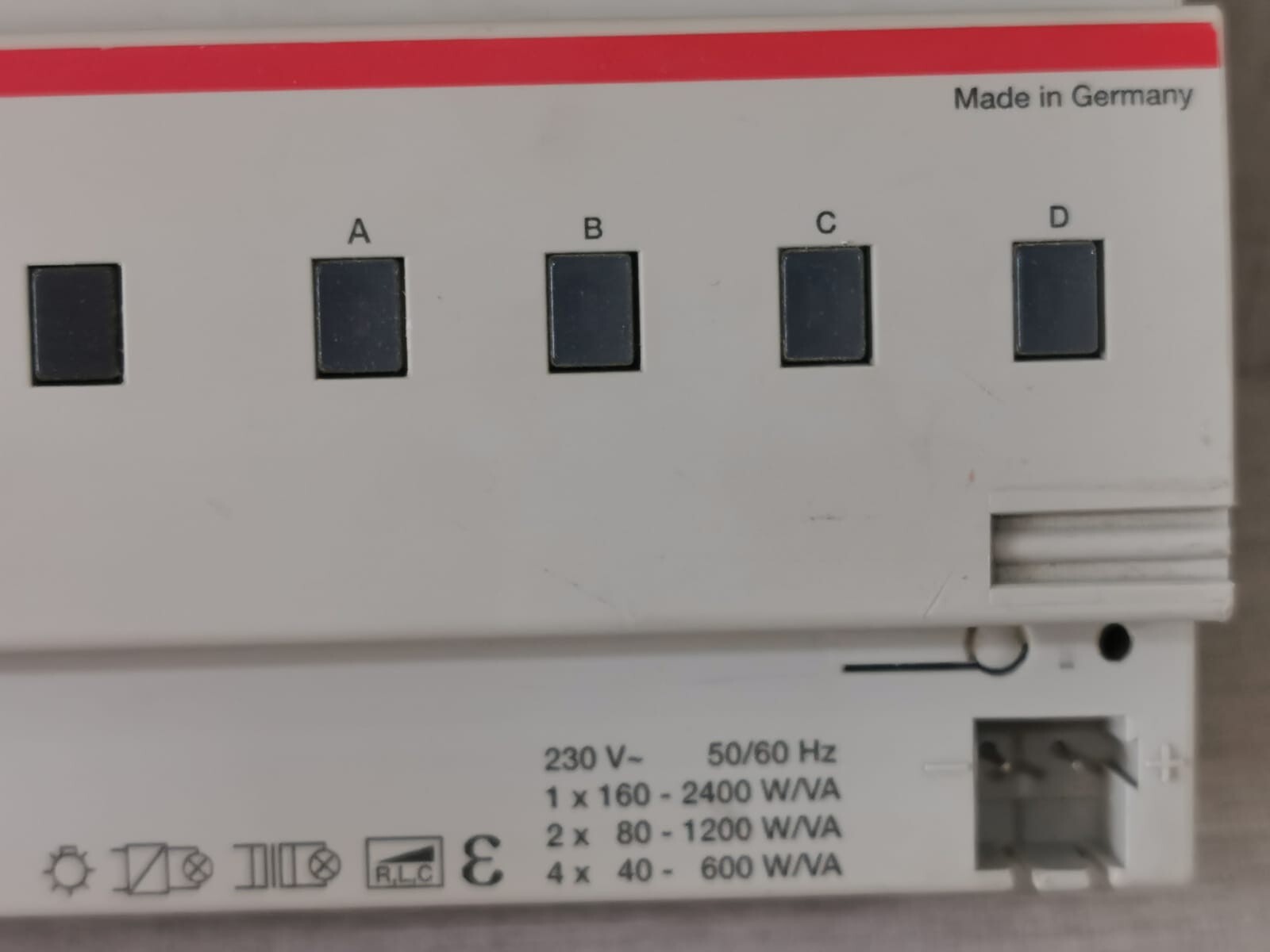 ABB 6197/15-101-500 UD/S 4.600.2 ABB KNX 6197/15-101-500 UD/S 4.600.2 UNIVERSAL DIMMER ACTUATOR 5