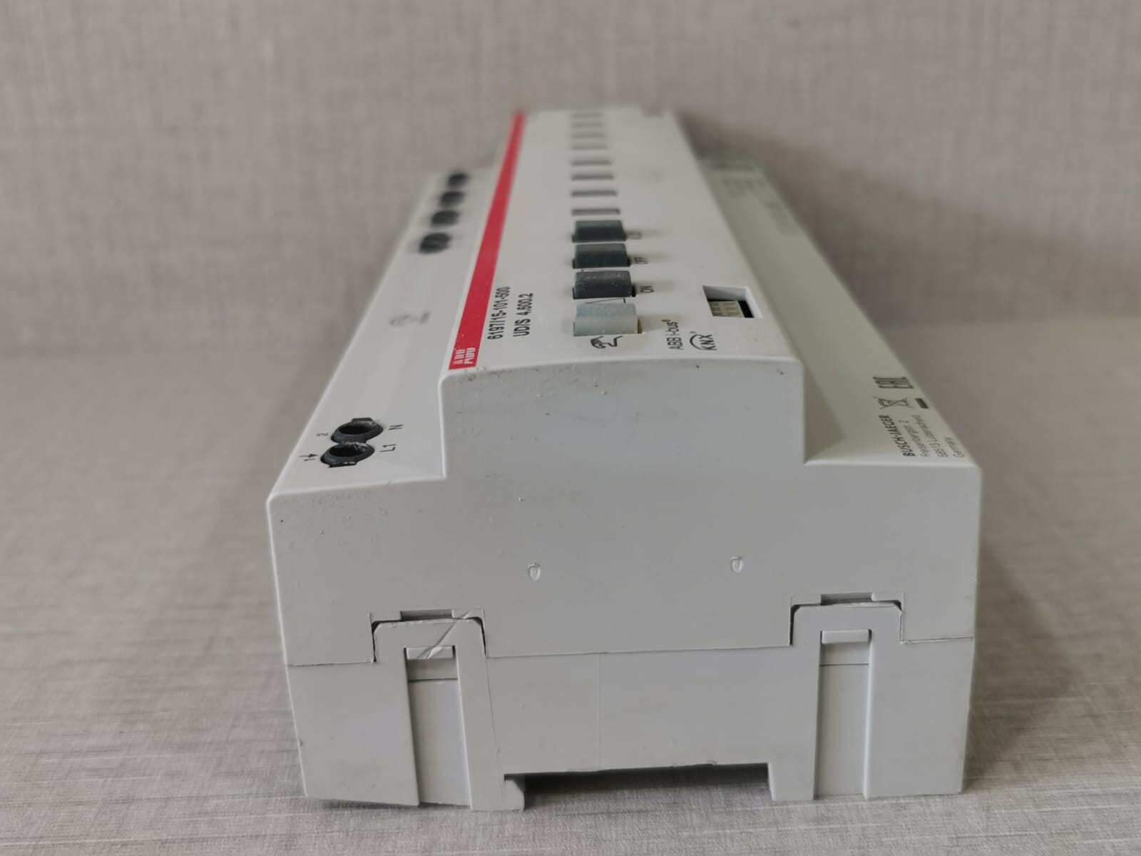ABB 6197/15-101-500 UD/S 4.600.2 ABB KNX 6197/15-101-500 UD/S 4.600.2 UNIVERSAL DIMMER ACTUATOR 8