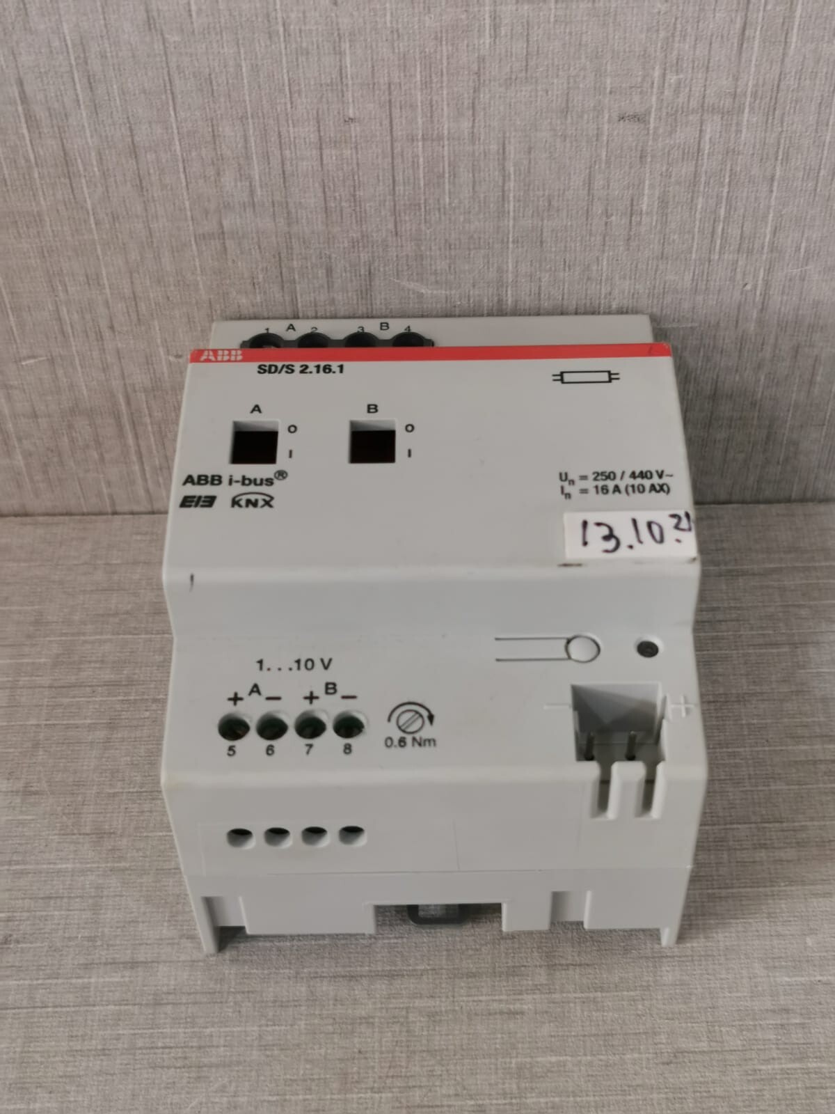 ABB 2CDG 110 079 R0011 ABB SD/S 2.16.1 Switch Actuator 2CDG 110 079 R0011 - Missing Terminal Connector 3