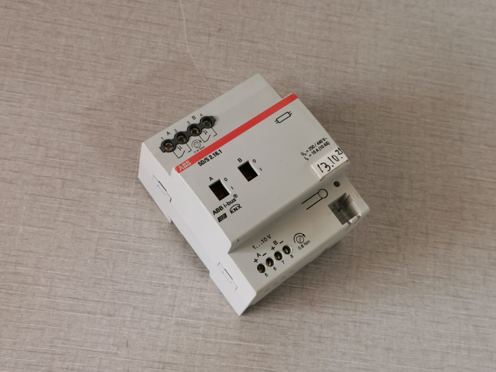 ABB 2CDG 110 079 R0011 ABB SD/S 2.16.1 Switch Actuator 2CDG 110 079 R0011 - Missing Terminal Connector 8