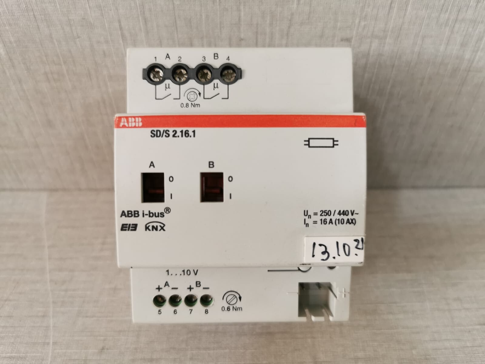 ABB SD/S 2.16.1 Switch Actuator 2CDG 110 079 R0011 - Missing Terminal Connector
