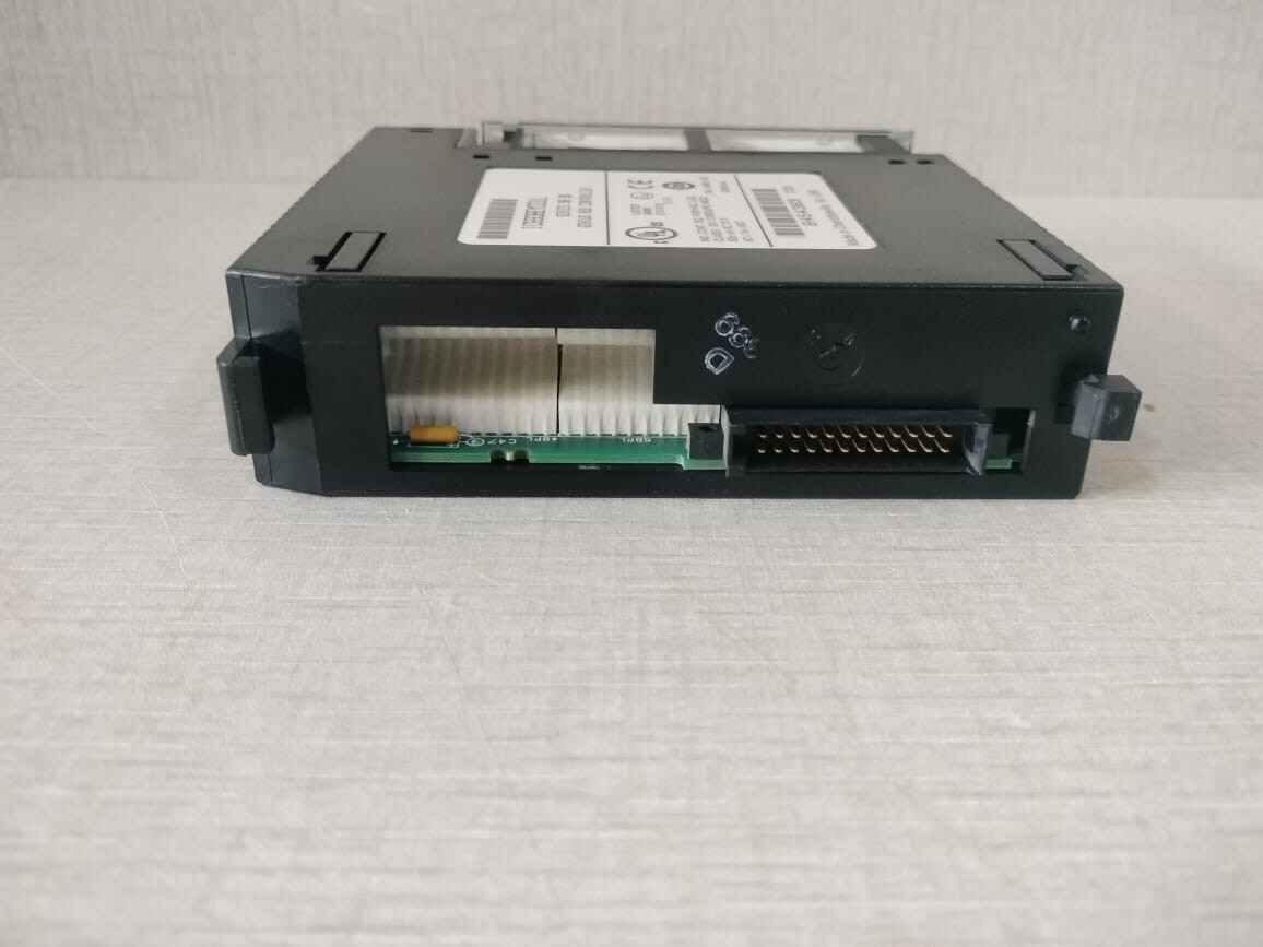 GE I693BEM331L GE FANUC I693BEM331L SERIES 90-30 GENUIS BUS CONTROLLER 3