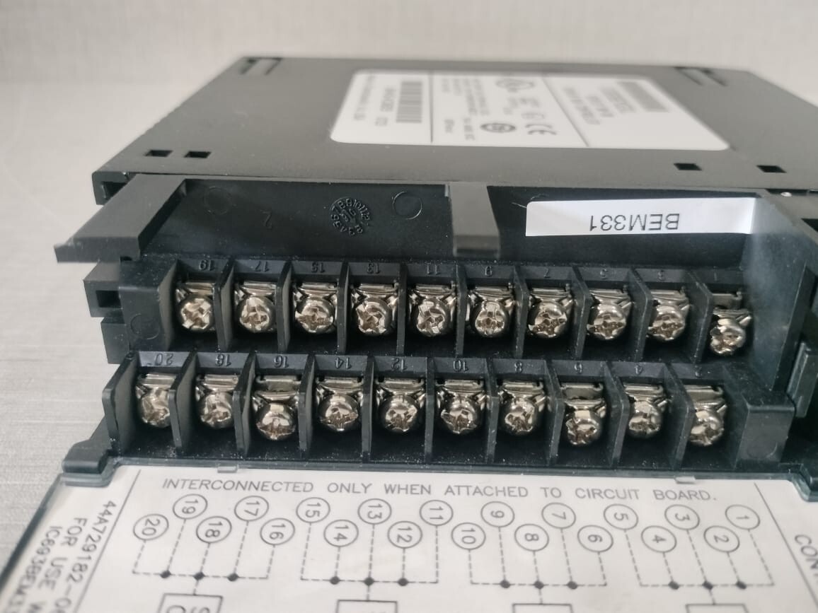 GE I693BEM331L GE FANUC I693BEM331L SERIES 90-30 GENUIS BUS CONTROLLER 8