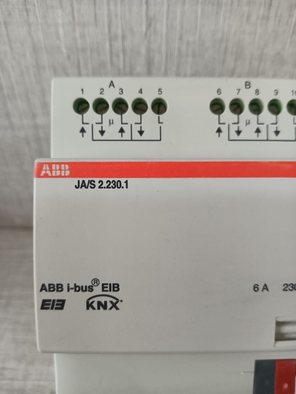 ABB GHQ6310071R0111 ABB JA/S 2.230.1 SHUTTER ACTUATOR GHQ6310071R0111 3