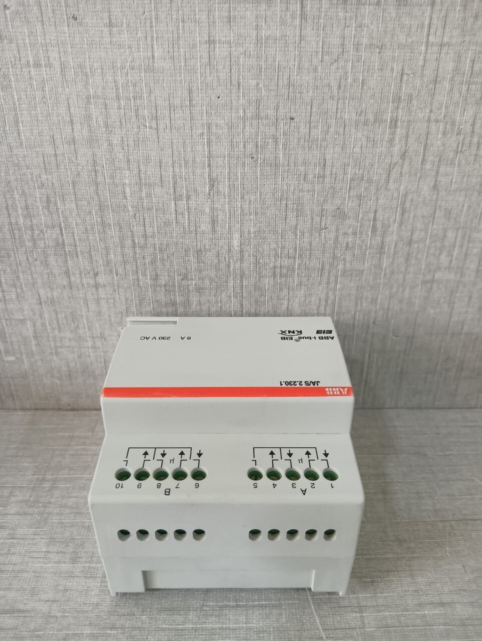 ABB GHQ6310071R0111 ABB JA/S 2.230.1 SHUTTER ACTUATOR GHQ6310071R0111 8