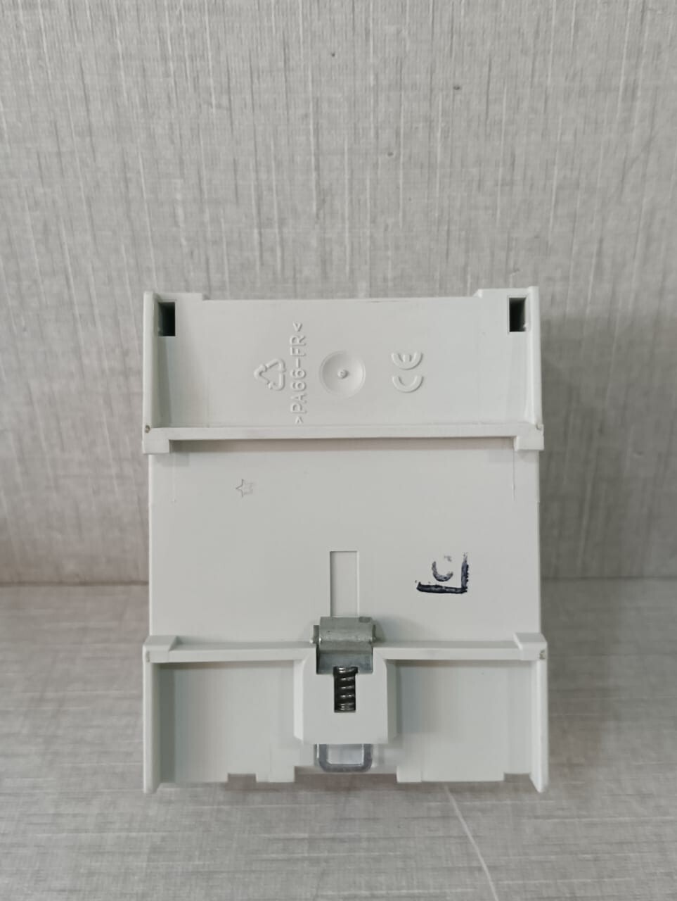 ABB GHQ6310071R0111 ABB JA/S 2.230.1 SHUTTER ACTUATOR GHQ6310071R0111 9