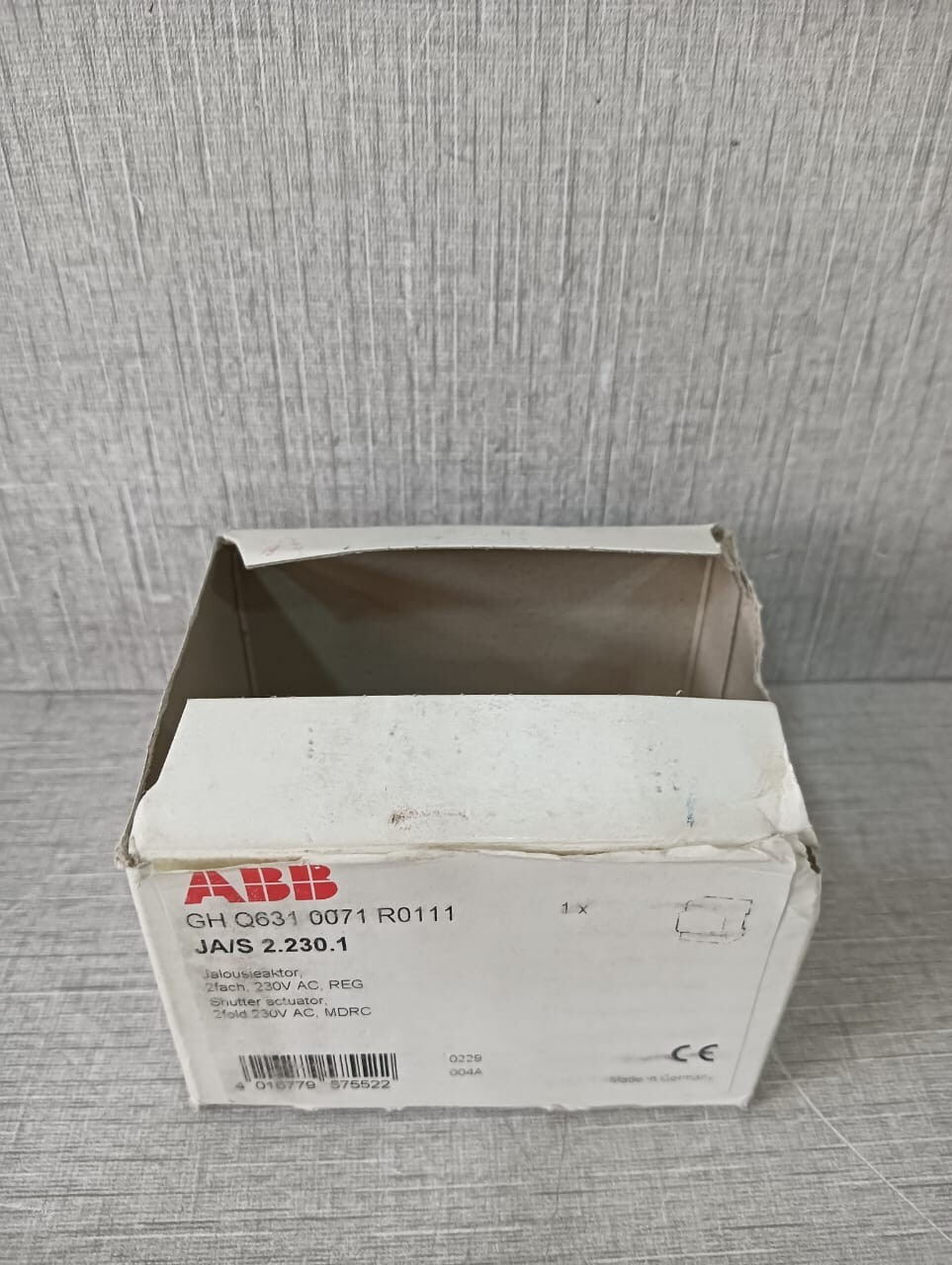 ABB GHQ6310071R0111 ABB JA/S 2.230.1 SHUTTER ACTUATOR GHQ6310071R0111 10