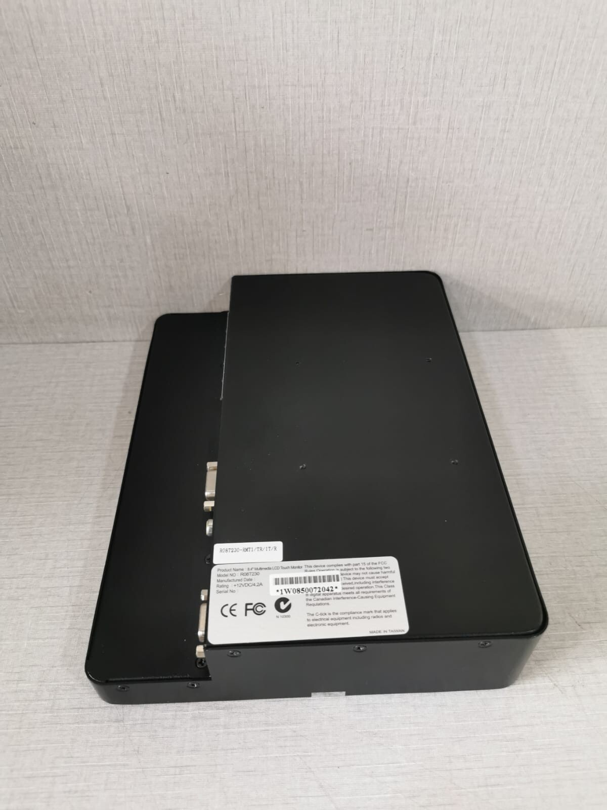 WINMATE R08T230 WINMATE R08T230 8.4" MULTIMEDIA LCD TOUCH MONITOR 8