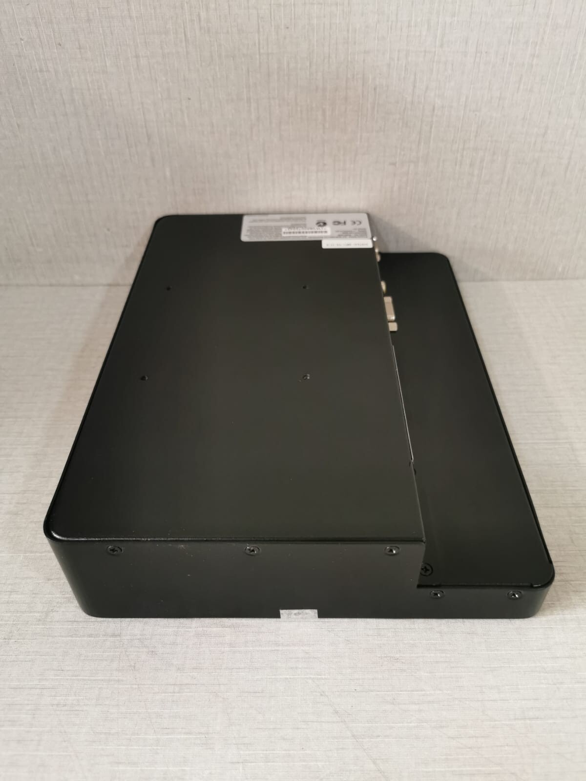 WINMATE R08T230 WINMATE R08T230 8.4" MULTIMEDIA LCD TOUCH MONITOR 10