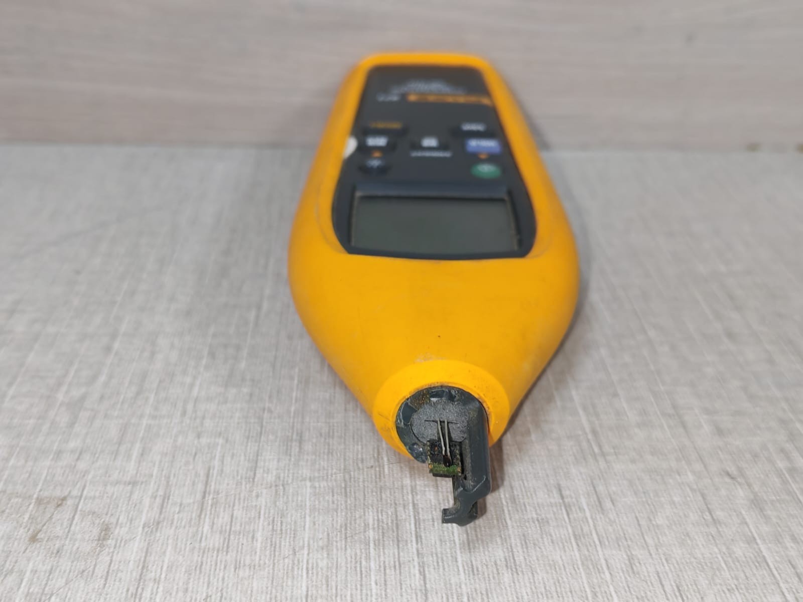 Fluke FLUKE-971 FLUKE 971 TEMPERATURE HUMIDITY METER WITH BROKEN SENSOR 6