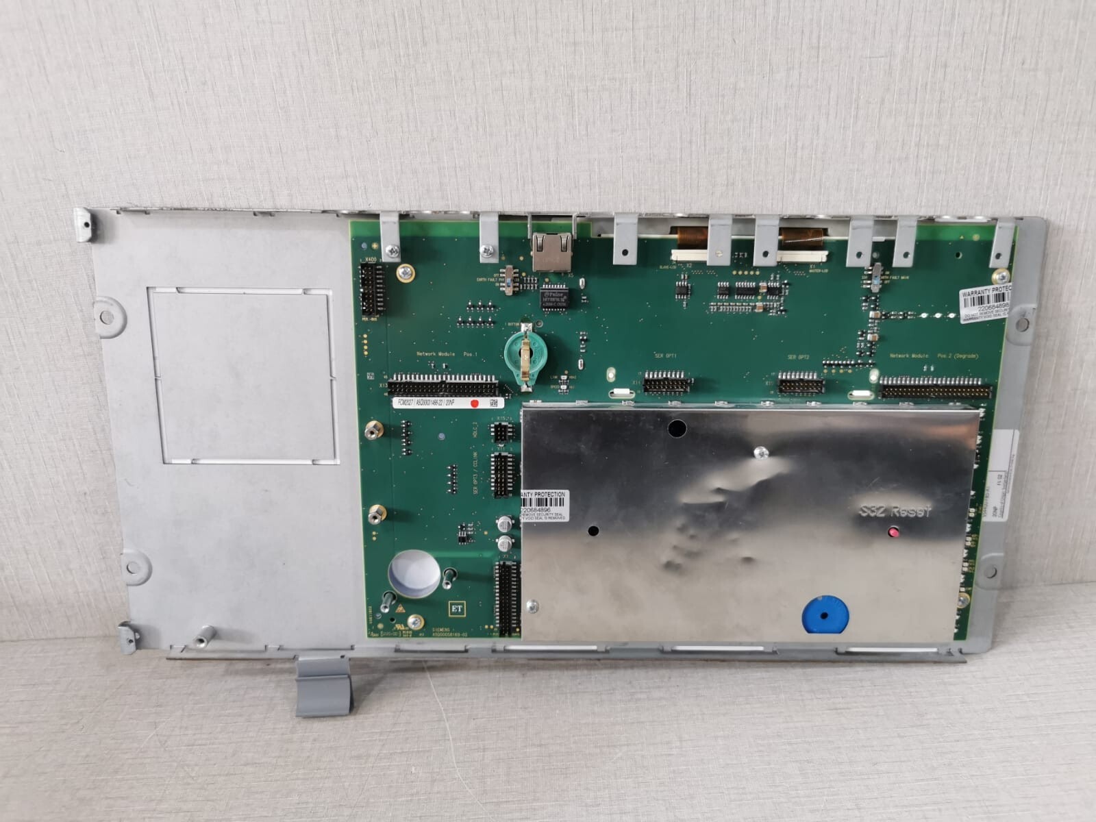 Siemens FCM7204-Z3 SIEMENS FCM7204-Z3 FIRE CONTROL PANEL - DISPLAY DAMAGED 7
