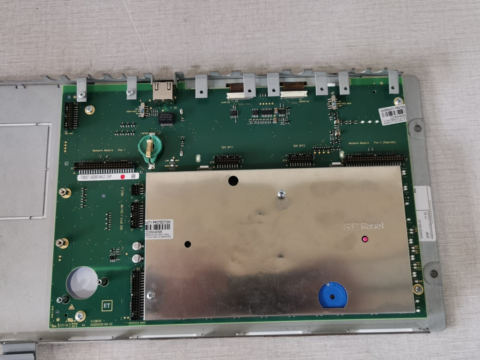 Siemens FCM7204-Z3 SIEMENS FCM7204-Z3 FIRE CONTROL PANEL - DISPLAY DAMAGED 8