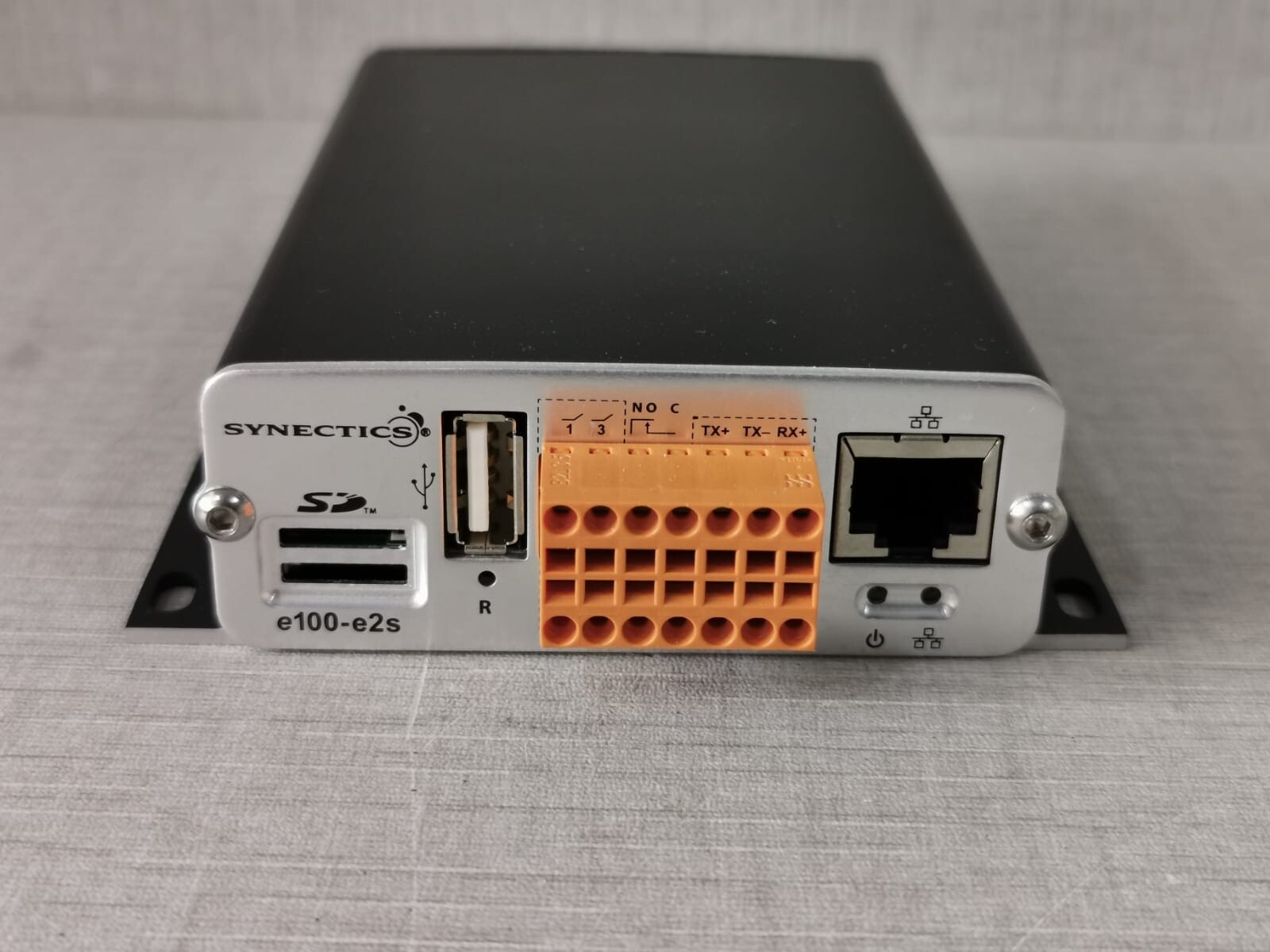 SYNECTICS E100 SYNECTICS E100 DUALSTREAM H.264 VIDEO ENCODER/ SERVER 4