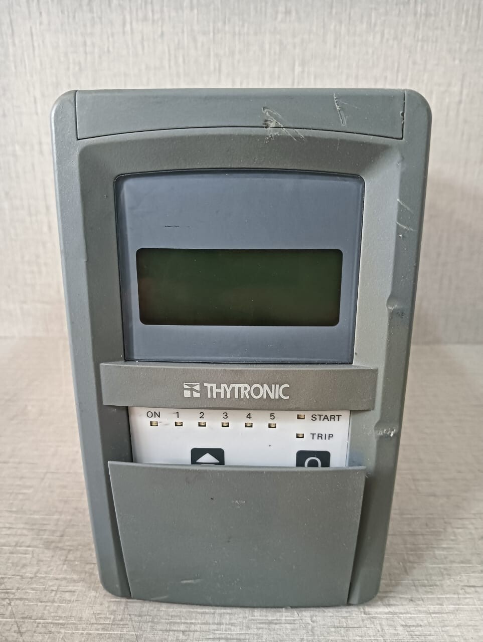 THYTRONIC RELAY-110 THYTRONIC NC20 /JA2MM000 BANK CAPACITOR PROTECTION RELAY 110-230 Vac/dc 6