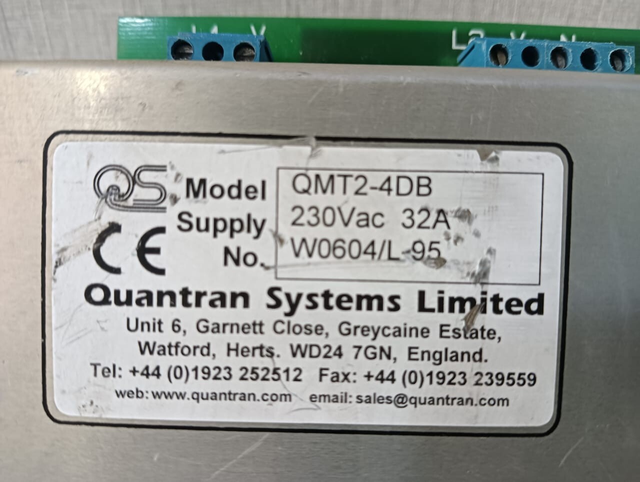 QUANTRAN SYSTEM QMT2-4DB QMT2-4DB QUANTRAN SYSTEM 4-CHANNEL DIMMER CONTROL UNIT 2
