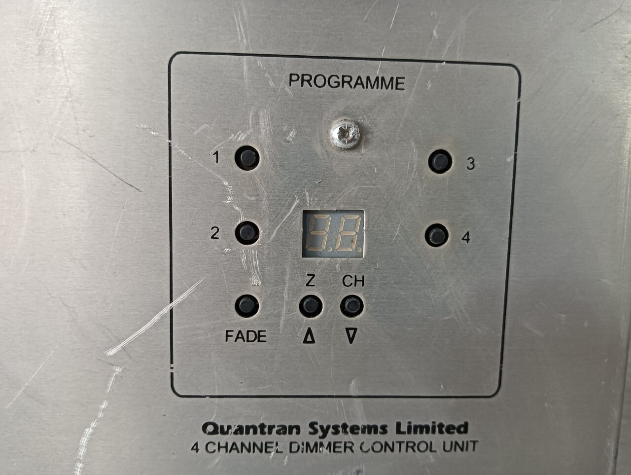 QUANTRAN SYSTEM QMT2-4DB QMT2-4DB QUANTRAN SYSTEM 4-CHANNEL DIMMER CONTROL UNIT 3