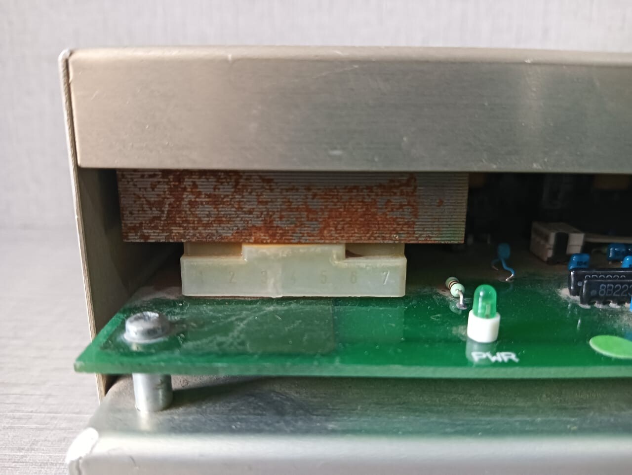 QUANTRAN SYSTEM QMT2-4DB QMT2-4DB QUANTRAN SYSTEM 4-CHANNEL DIMMER CONTROL UNIT 4