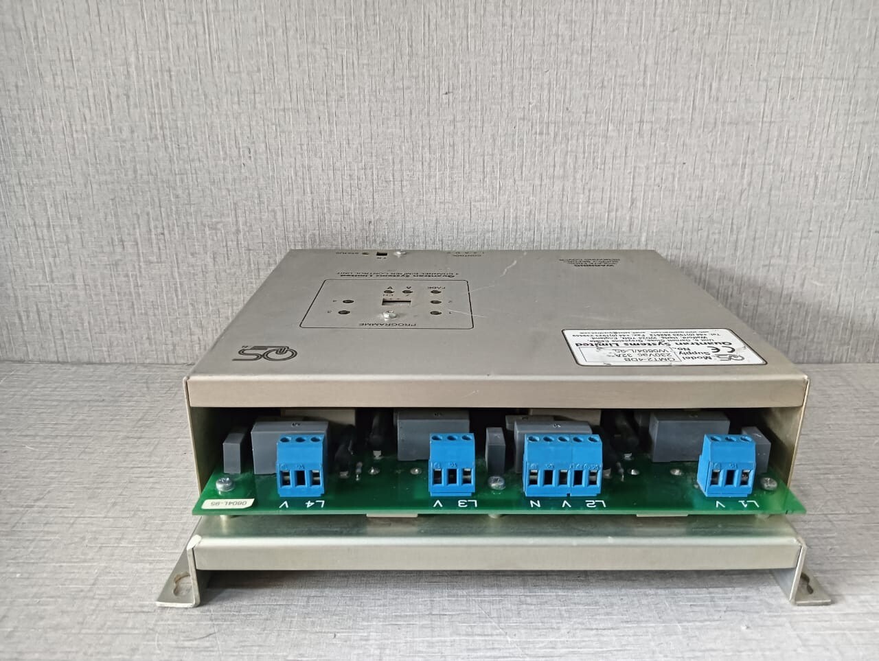 QUANTRAN SYSTEM QMT2-4DB QMT2-4DB QUANTRAN SYSTEM 4-CHANNEL DIMMER CONTROL UNIT 6