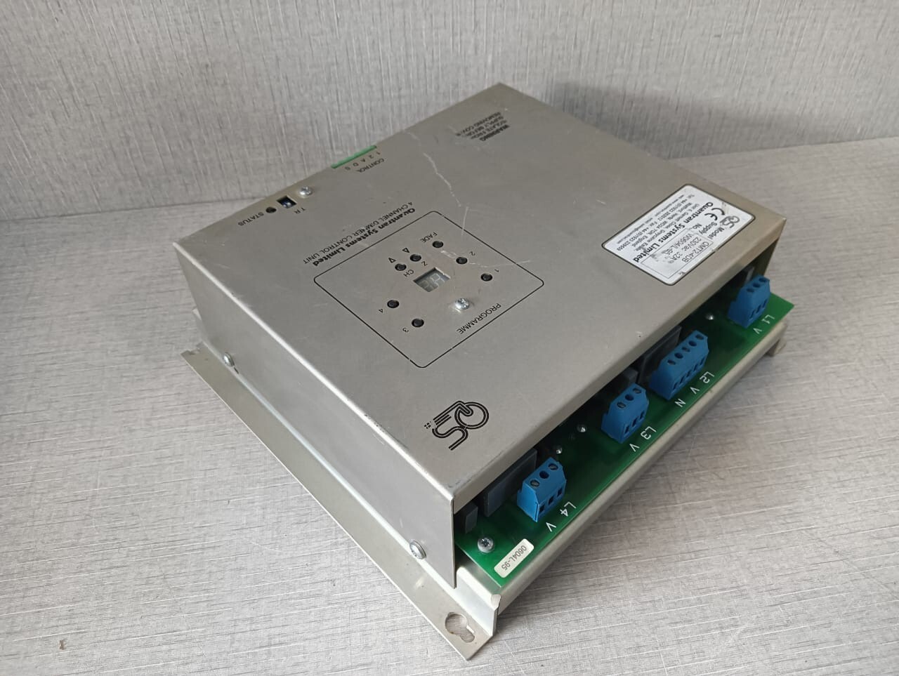 QUANTRAN SYSTEM QMT2-4DB QMT2-4DB QUANTRAN SYSTEM 4-CHANNEL DIMMER CONTROL UNIT 9