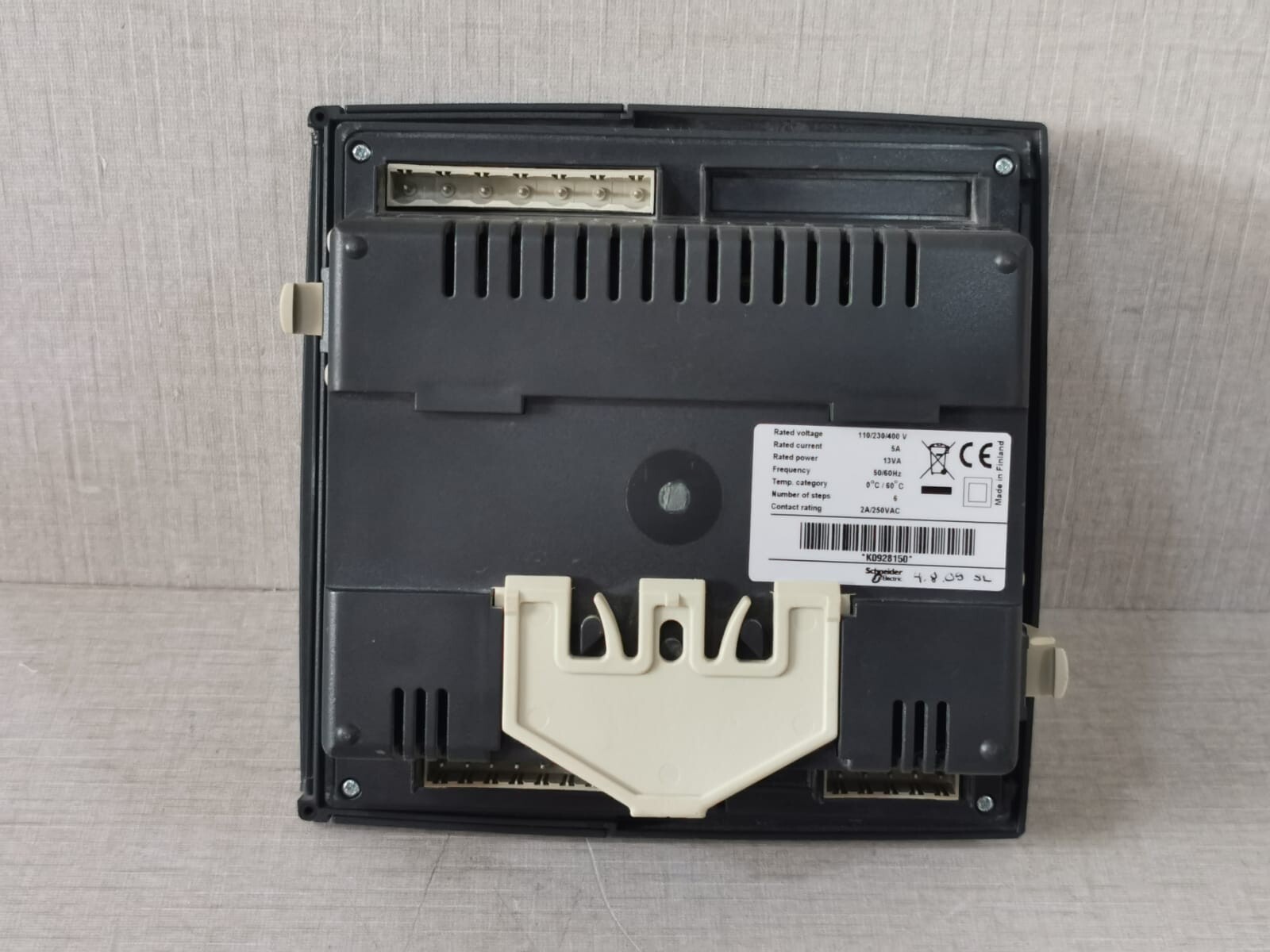 Schneider Electric NR6 Schneider Electric Varlogic NR6 Power Factor Controller 8