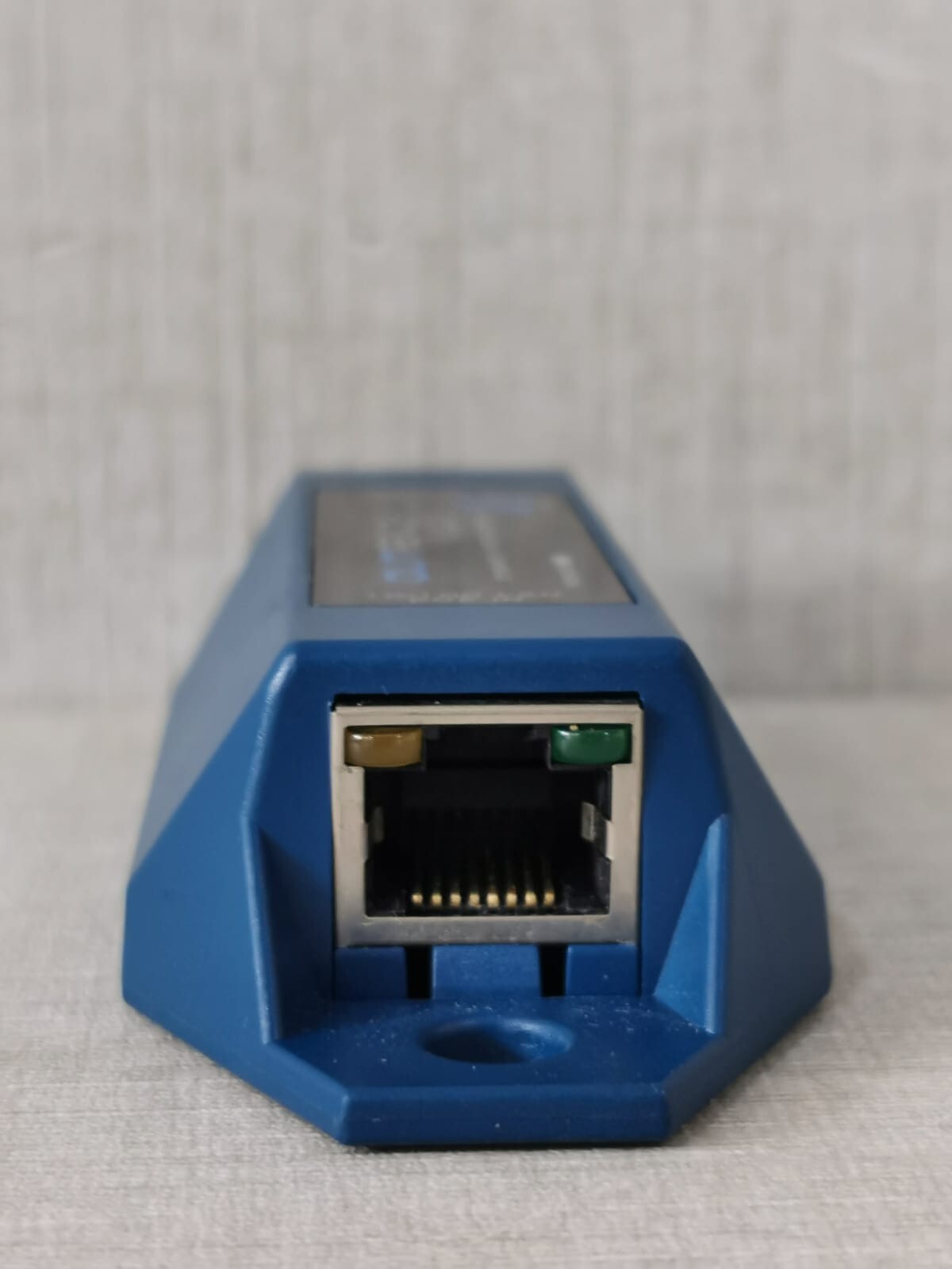 VERACITY VOR-ORM VERACITY VOR-ORM OUTREACH Max ETHERNET & POE EXTENDER 10/100 LAN 4