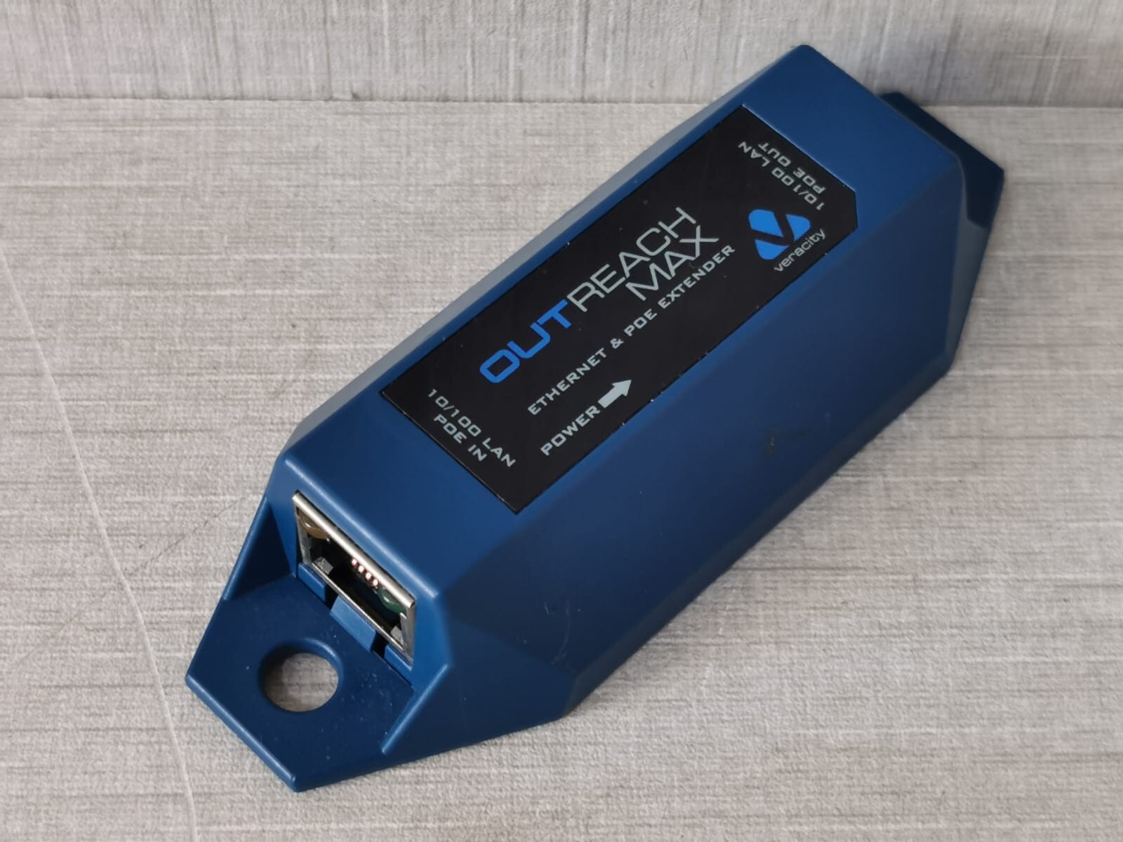 VERACITY VOR-ORM VERACITY VOR-ORM OUTREACH Max ETHERNET & POE EXTENDER 10/100 LAN 8