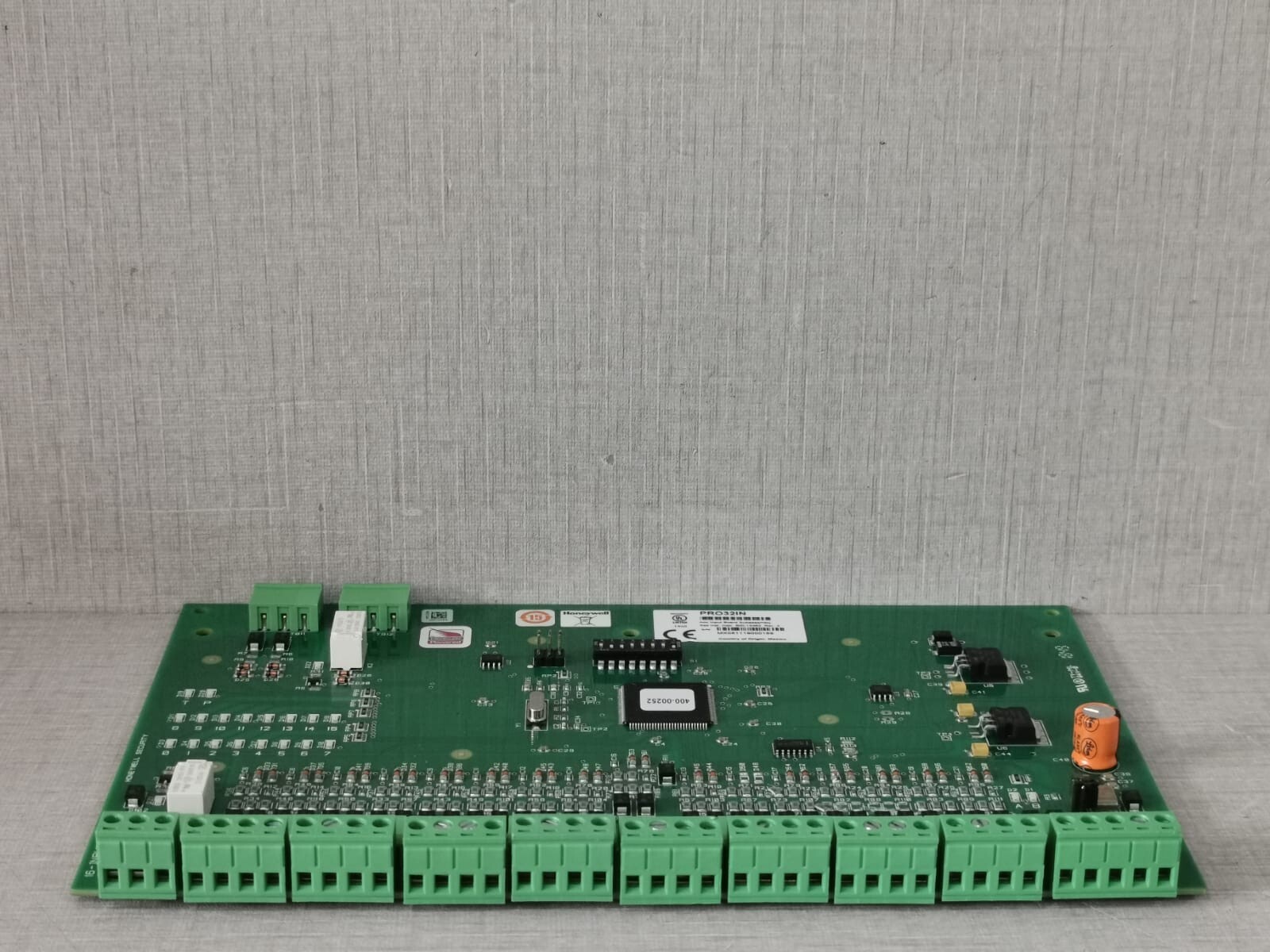 Honeywell 10290-0000-F REV.C HONEYWELL PRO32IN 16-INPUT BOARD 10290-0000-F REV.C 9