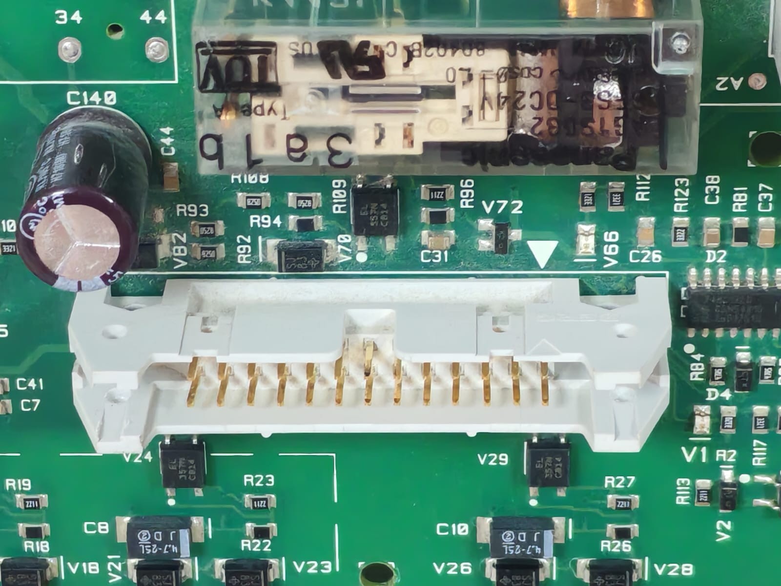 KONE KM50006053H04 / KM50006052G01 NOTE:TRACES OF USAGE IS VISIBLE ON THE BOARD & WITH BROKEN CLIP 5