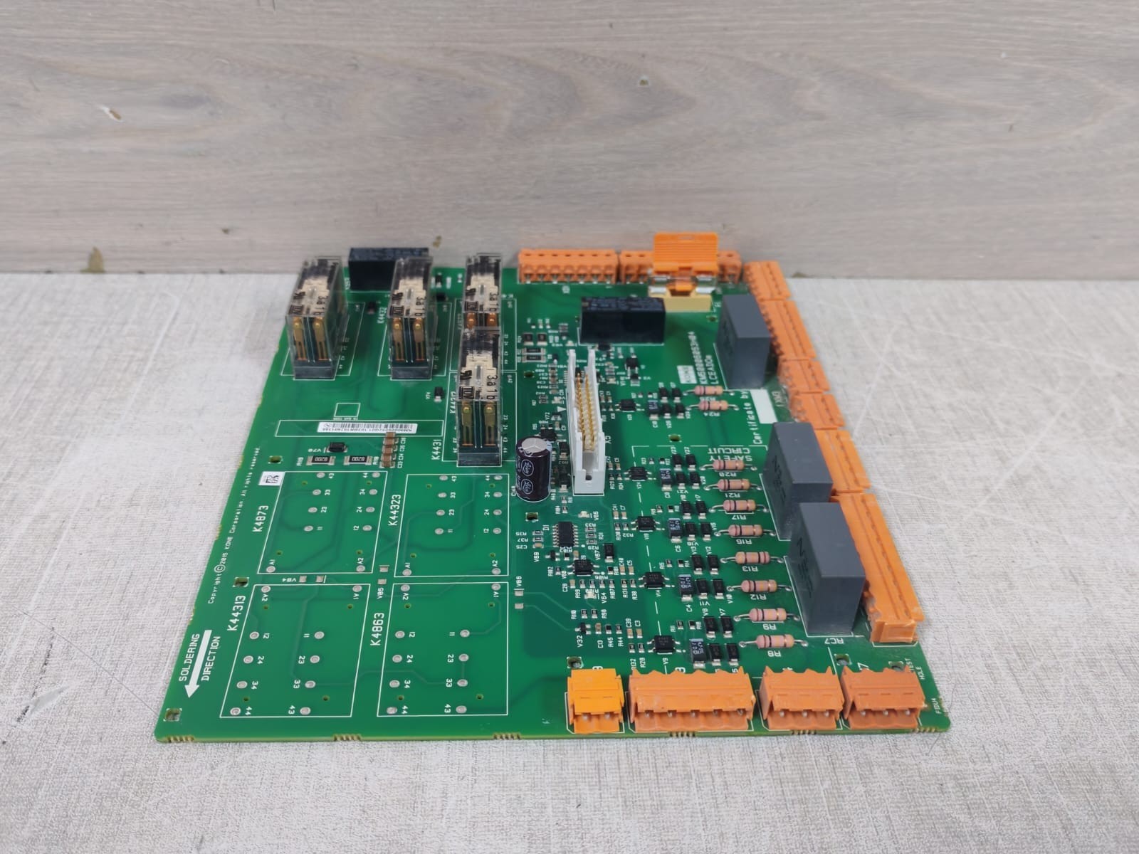 KONE KM50006053H04 / KM50006052G01 NOTE:TRACES OF USAGE IS VISIBLE ON THE BOARD & WITH BROKEN CLIP 7