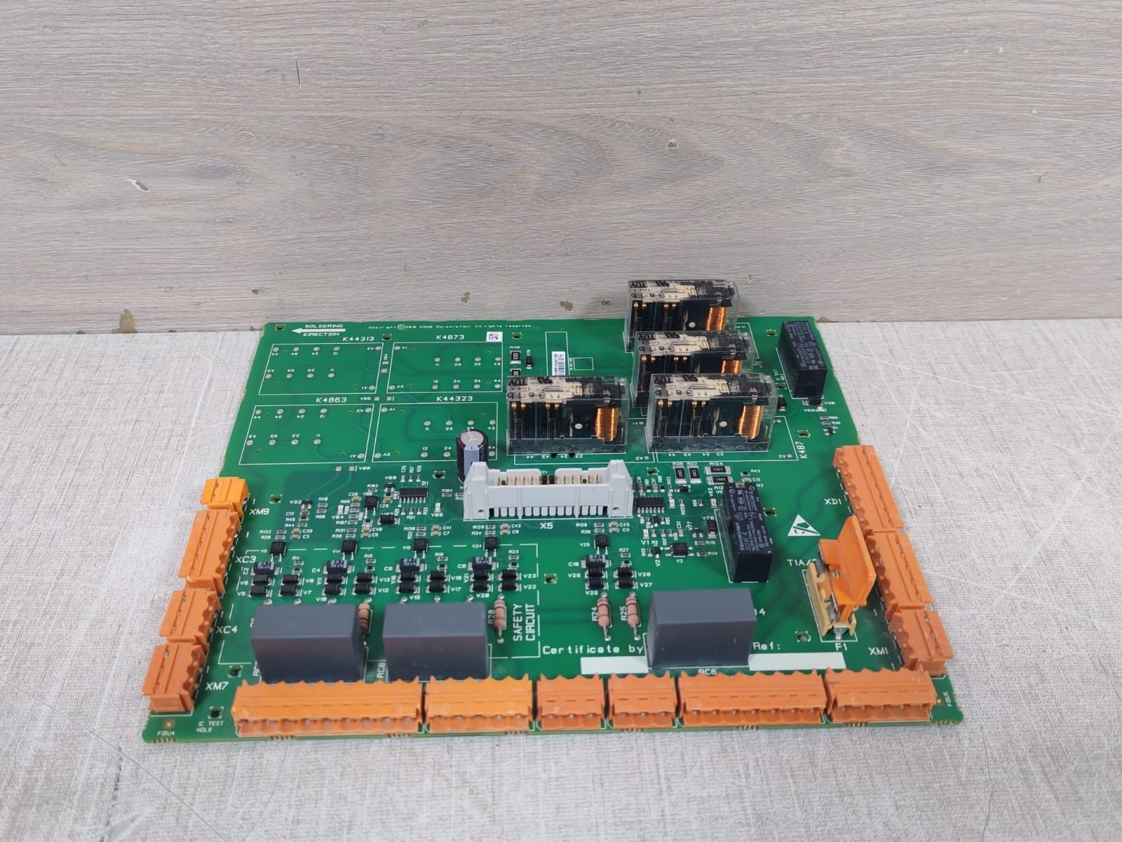 KONE KM50006053H04 / KM50006052G01 NOTE:TRACES OF USAGE IS VISIBLE ON THE BOARD & WITH BROKEN CLIP 9