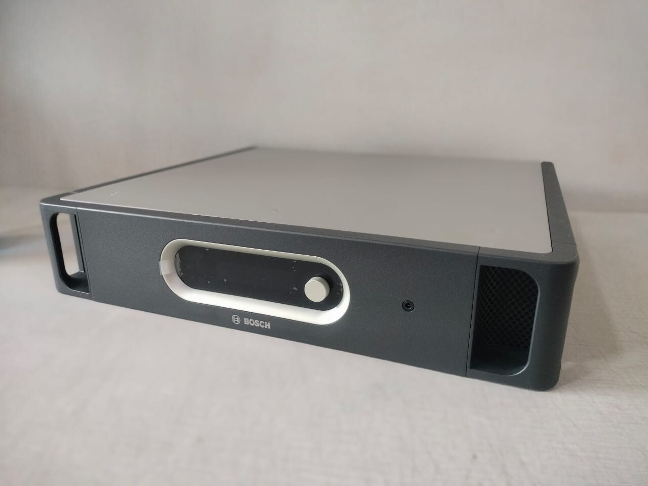Bosch LBB 4421/10 BOSCH LBB 4421/10 POWER AMPLIFIER 100-240 50-60Hz 4