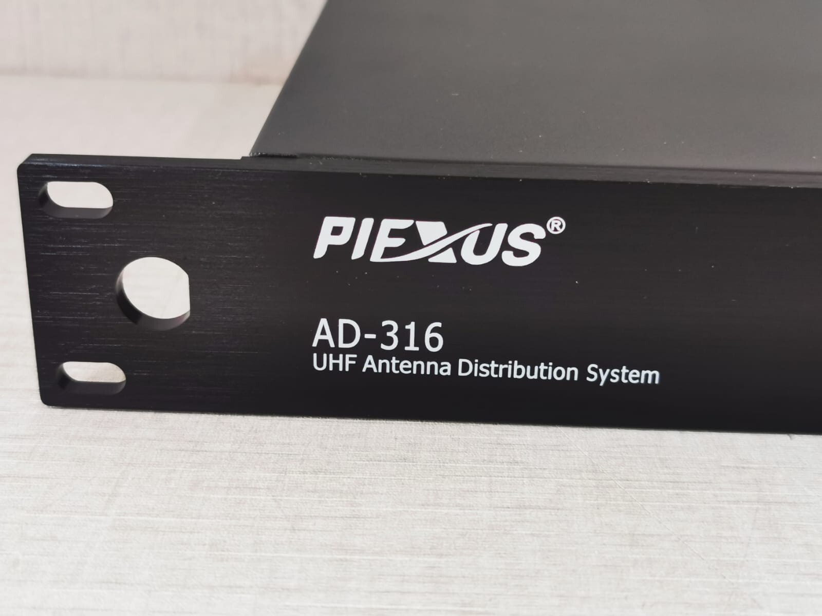 PIEXUS PIEXUS AD-316 PIEXUS AD-316 UHF Antenna Distribution System 2