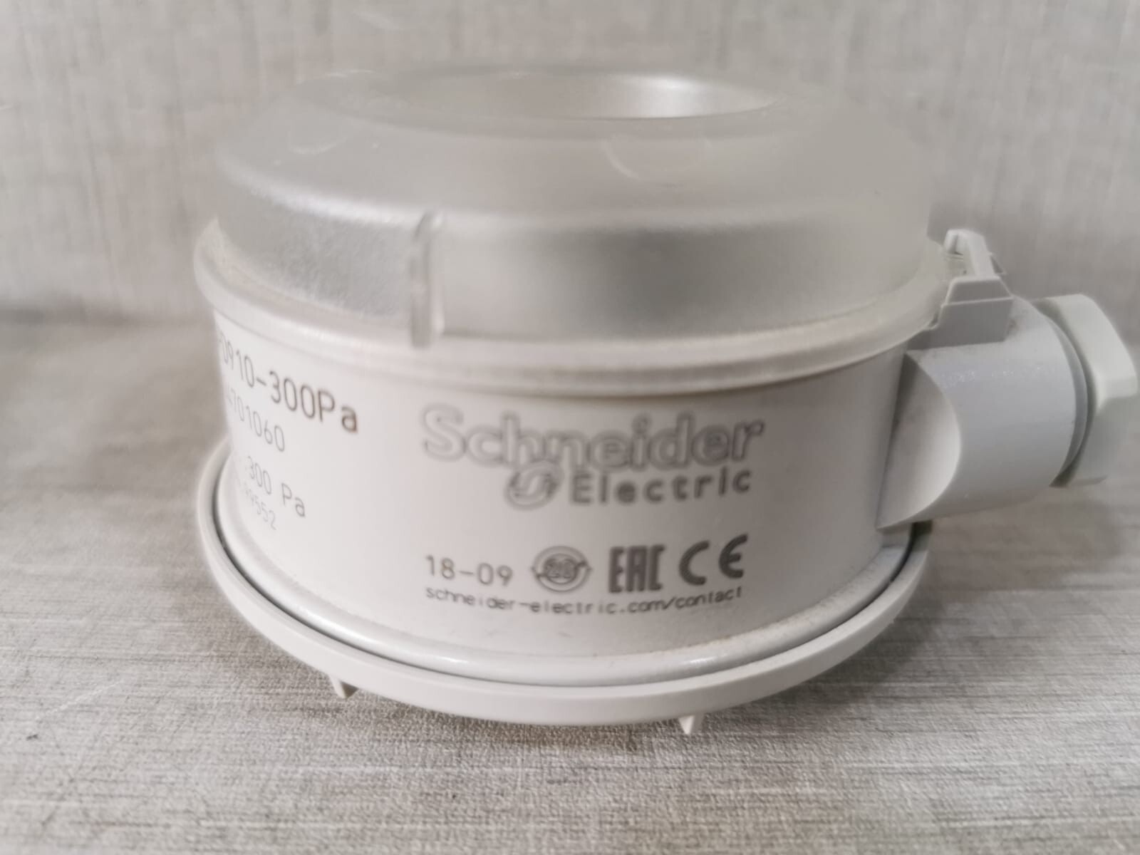 Schneider Electric SPD910-300Pa Schneider Electric 004701060 DIFFERENTIAL Pressure Switch SPD910-300Pa 4
