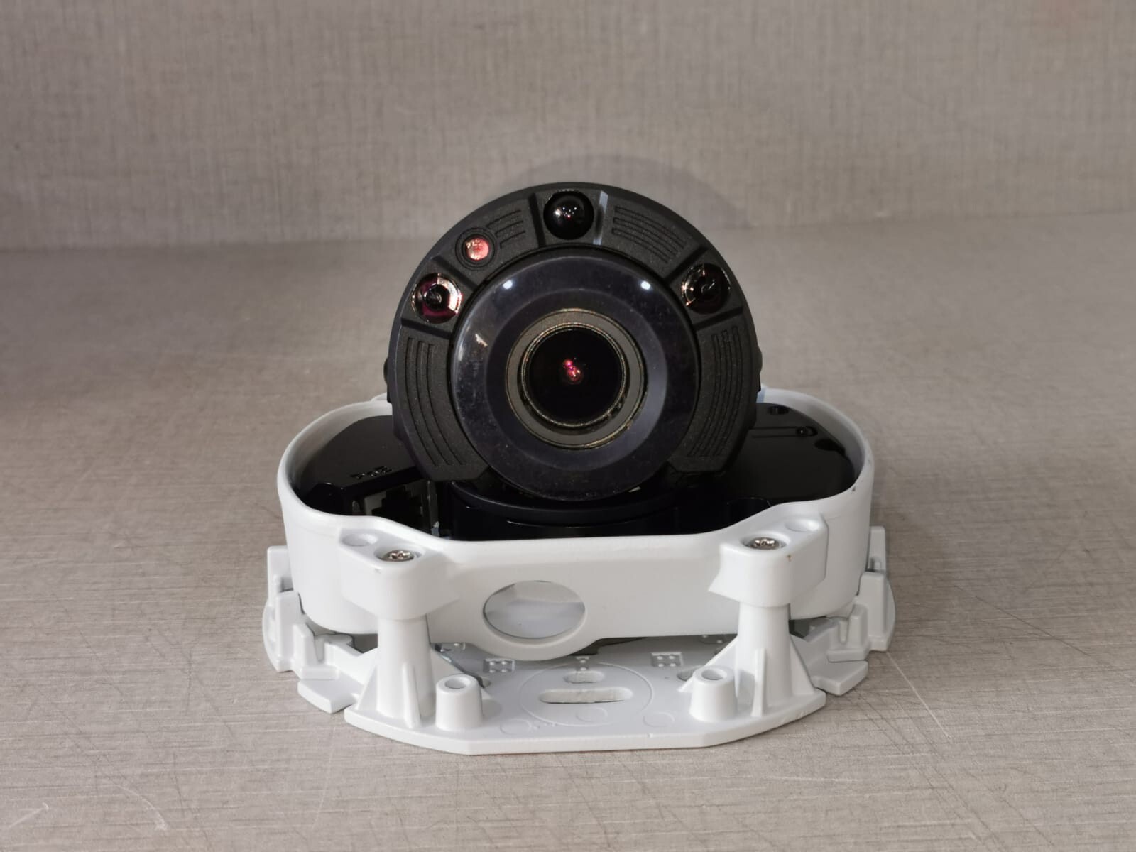 Axis 6955-001-01 AXIS P3225-LVE MKII Network Camera Part No. 6955-001-01 6