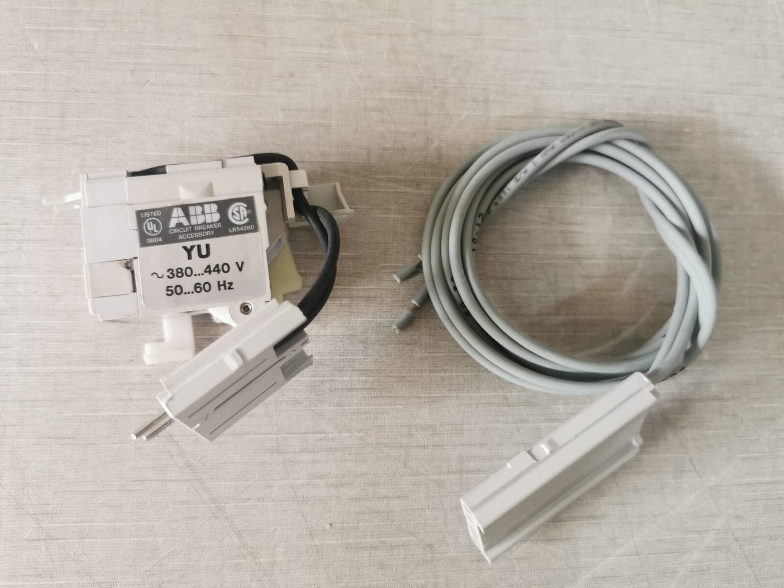 ABB 1SDA054892R1 ABB 1SDA054892R1 Circuit Breaker Accessory UnderVoltage Release Wired 380-440V 5