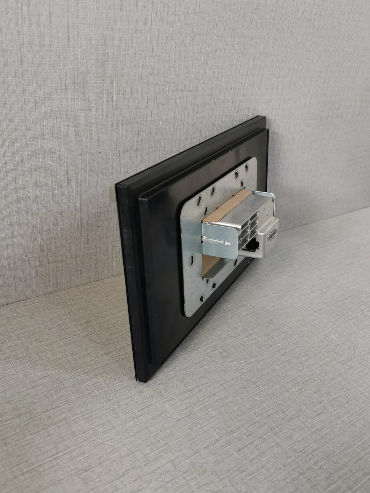 Crestron TSS-1070-B-S CRESTRON M201923003 TSS-1070-B-S TOUCH SCREEN PANEL 5